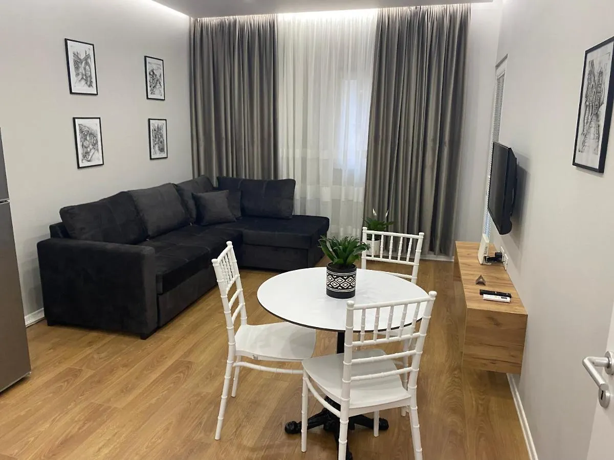 Franci'S Apartment No2 Tiran